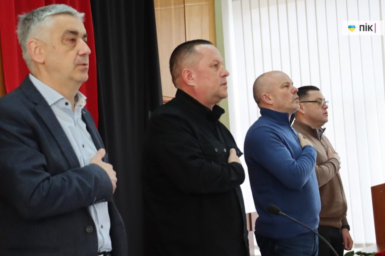 У Надвірній відбулася перша у цьому році сесія міської ради (ФОТОРЕПОРТАЖ) 1 У Надвірній відбулася перша у цьому році сесія міської ради (ФОТОРЕПОРТАЖ)