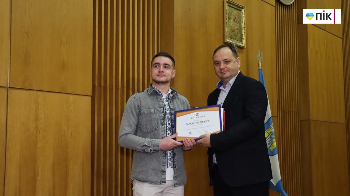 40 кращих учнів Франківської громади отимали степендії (ФОТО) 9 IMG 6372