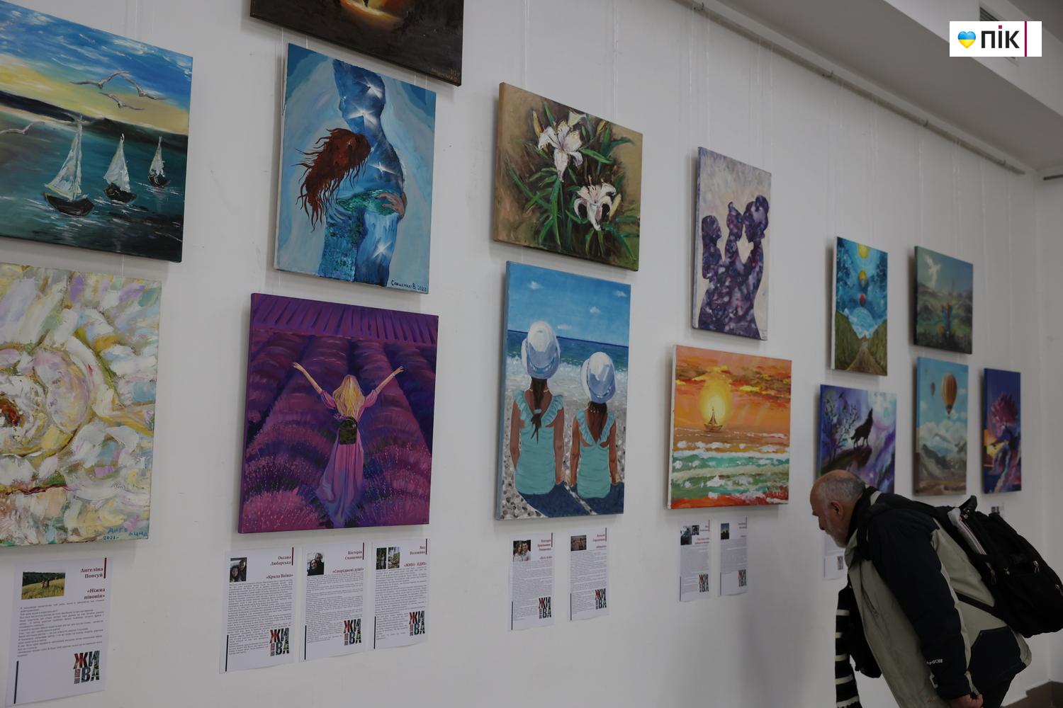 У Франківську відкрили всеукраїнський арт-проєкт "ЖИВА. Справжні історії кохання" (ФОТО) 25 IMG 8395 resize