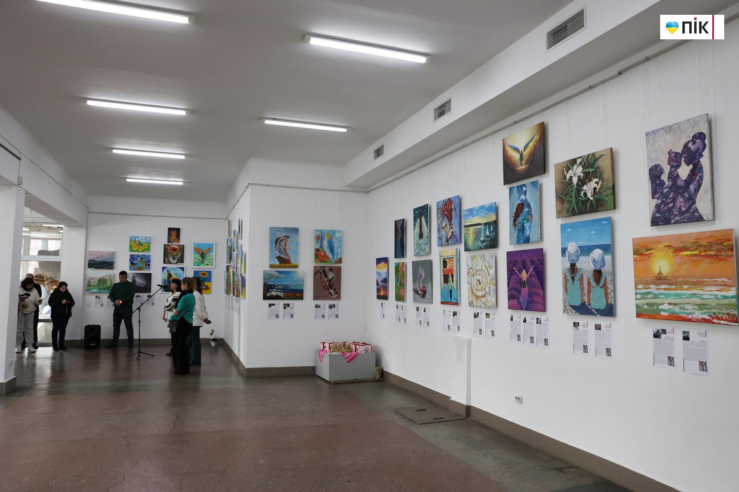 У Франківську відкрили всеукраїнський арт-проєкт "ЖИВА. Справжні історії кохання" (ФОТО) 21 IMG 8410 resize