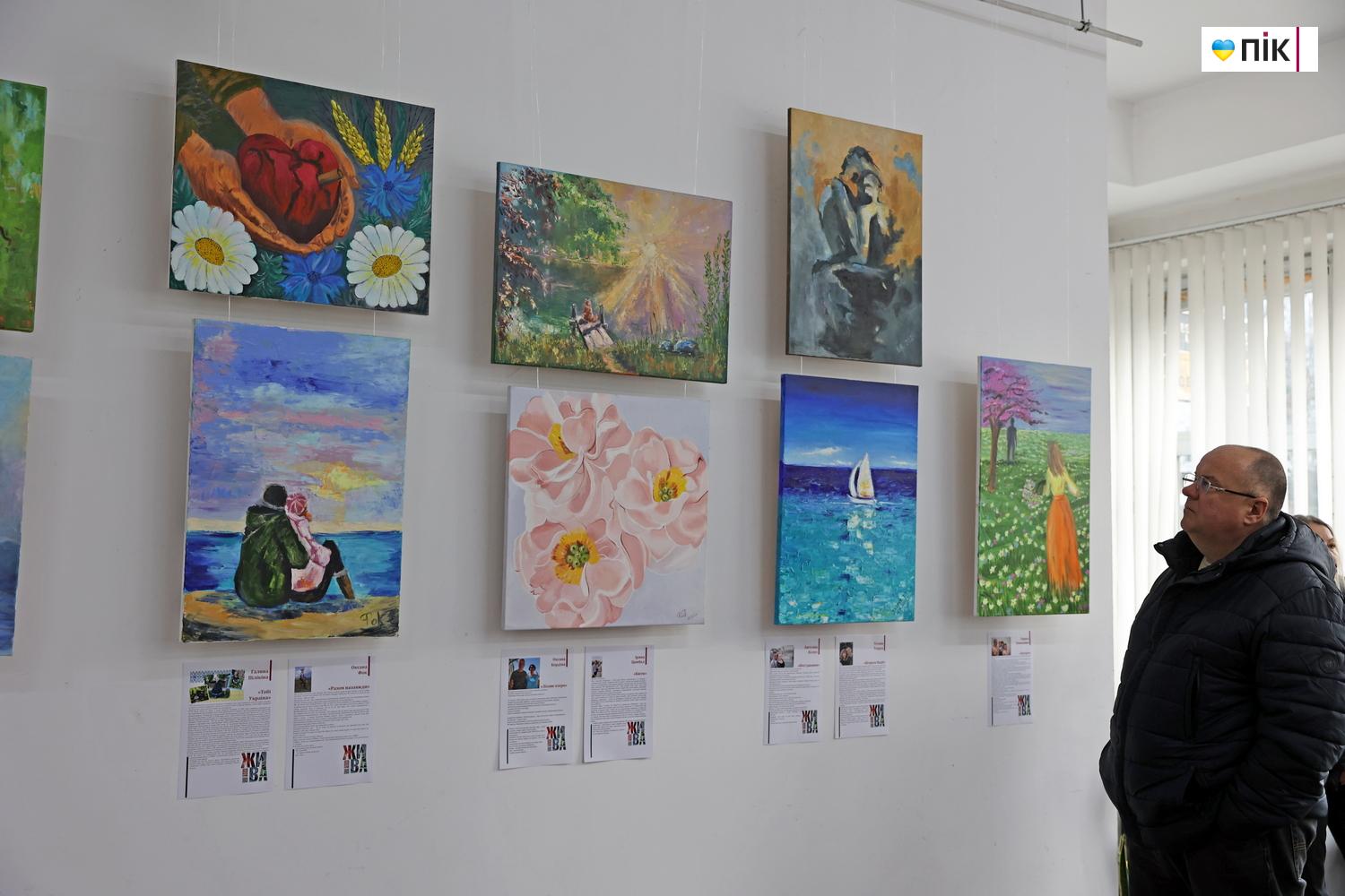 У Франківську відкрили всеукраїнський арт-проєкт "ЖИВА. Справжні історії кохання" (ФОТО) 16 IMG 8419 resize