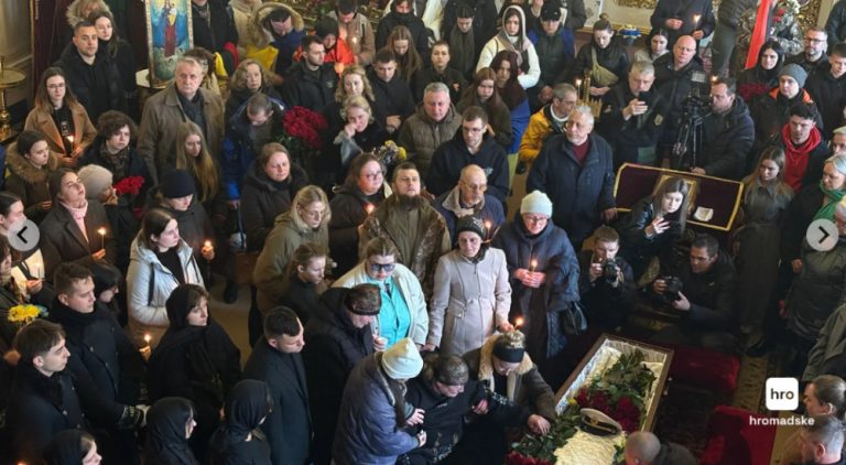 В Одесі попрощалися з убитим активістом Дем'яном Ганулом (ФОТО) 7 1211941 1 w 1000