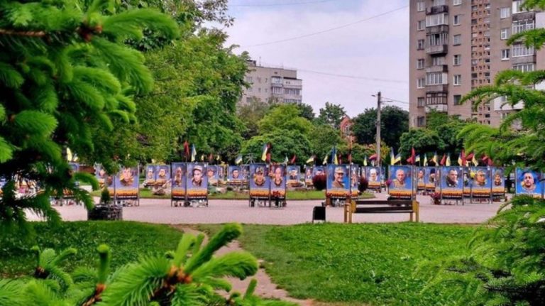 Суд покарав 36-річного калушанина, який викрав лампадку з Алеї Героїв 3 481263174 1042386861259623 6395732589603813683 n