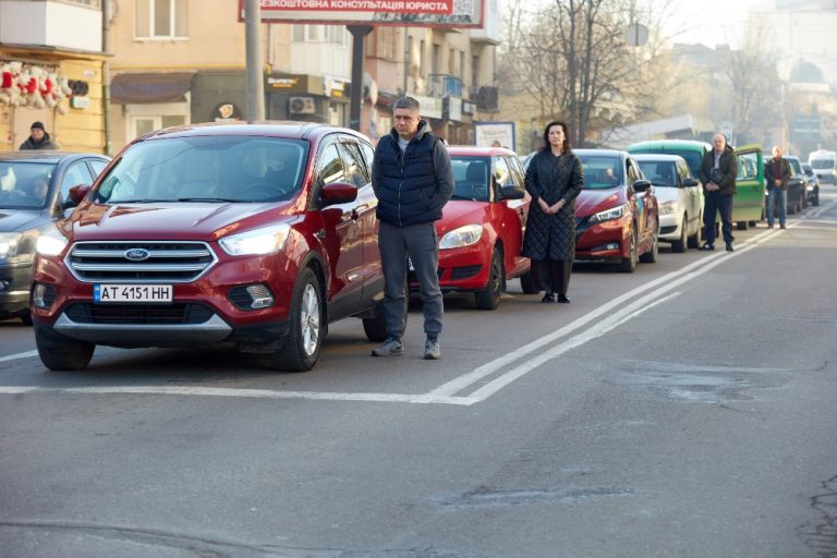 "Віддай шану героям": як Франківськ зупинився на хвилину (ФОТО) 9 481952529 1230449721984615 2291981905148534461 n