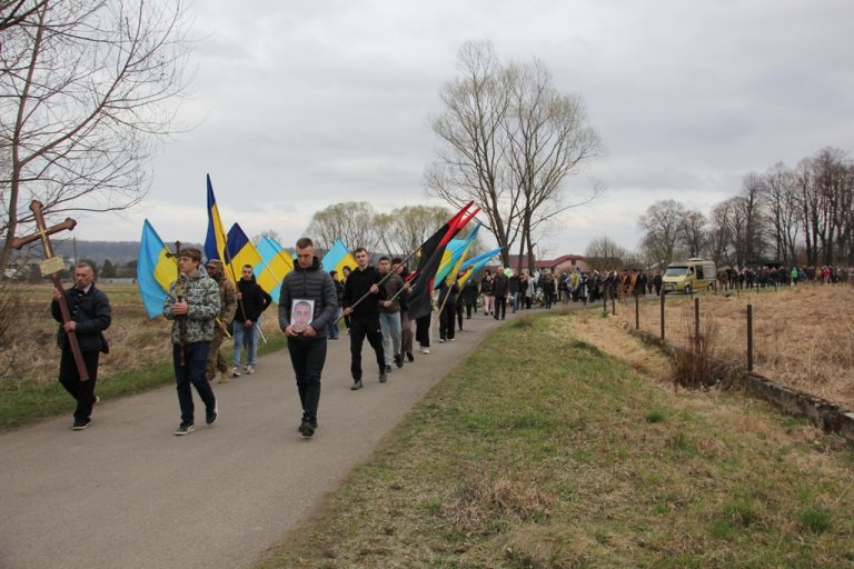 На Прикарпатті провели в останню путь 31-річного воїна (ФОТО) 1 487564299 961597686149359 5466588227043972593 n