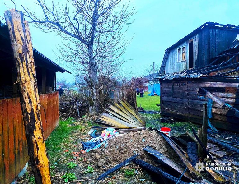 Не зміг пояснити вчинок: на Прикарпатті п'яний чоловік підпалив будинок (ФОТО) 12 487887548 666596882681211 6715706279477703162 n