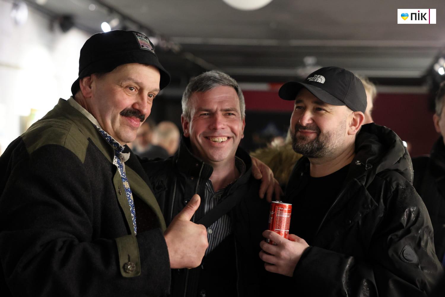 Люди Прикарпаття: на "Виставці досягнень сучасного мистецтва" (ФОТО) 19 IMG 0281 resize