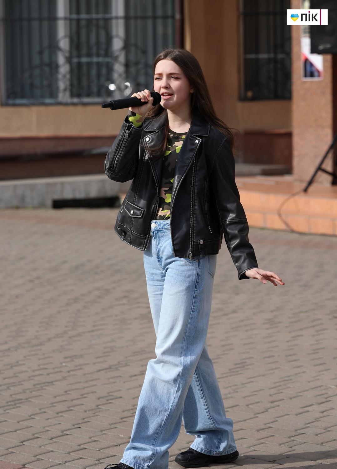 "Ми - Обʼєднані любовʼю": у Франківську відбувся благодійний концерт (ФОТО) 5 IMG 0798 resize 1