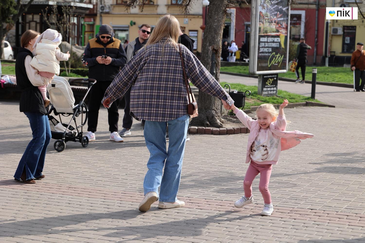 "Ми - Обʼєднані любовʼю": у Франківську відбувся благодійний концерт (ФОТО) 29 IMG 1090 resize