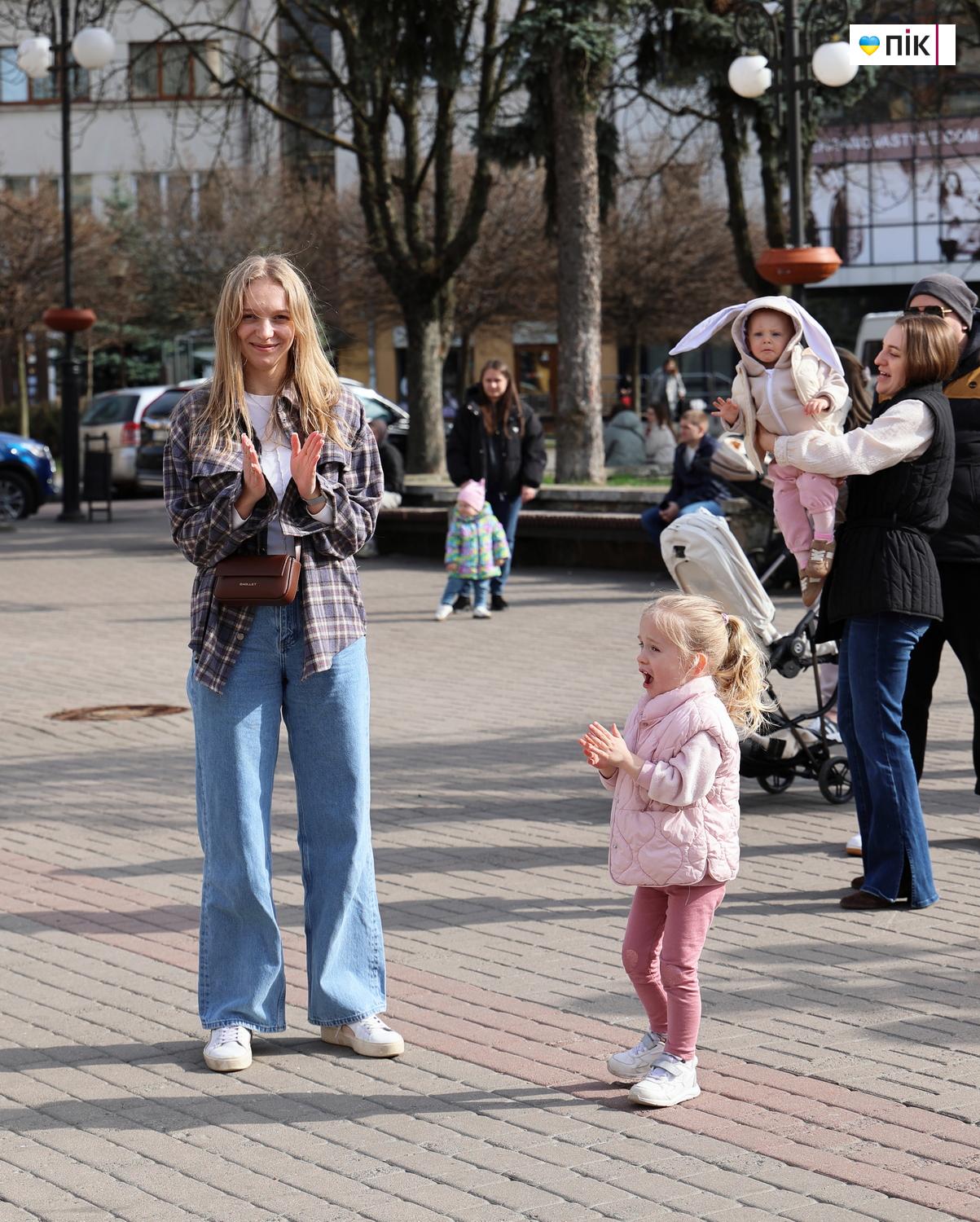 "Ми - Обʼєднані любовʼю": у Франківську відбувся благодійний концерт (ФОТО) 53 IMG 1191 resize