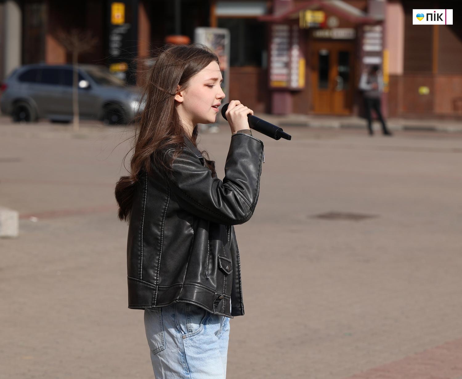 "Ми - Обʼєднані любовʼю": у Франківську відбувся благодійний концерт (ФОТО) 31 IMG 1239 resize