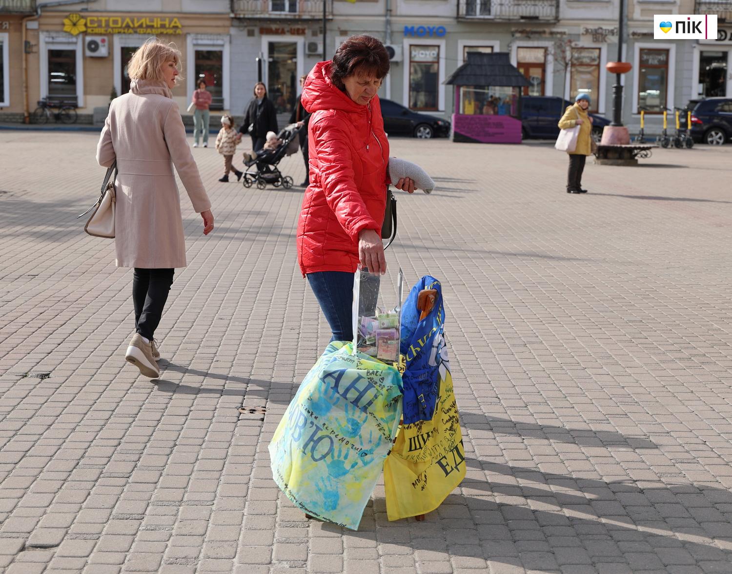 "Ми - Обʼєднані любовʼю": у Франківську відбувся благодійний концерт (ФОТО) 32 IMG 1248 resize 1
