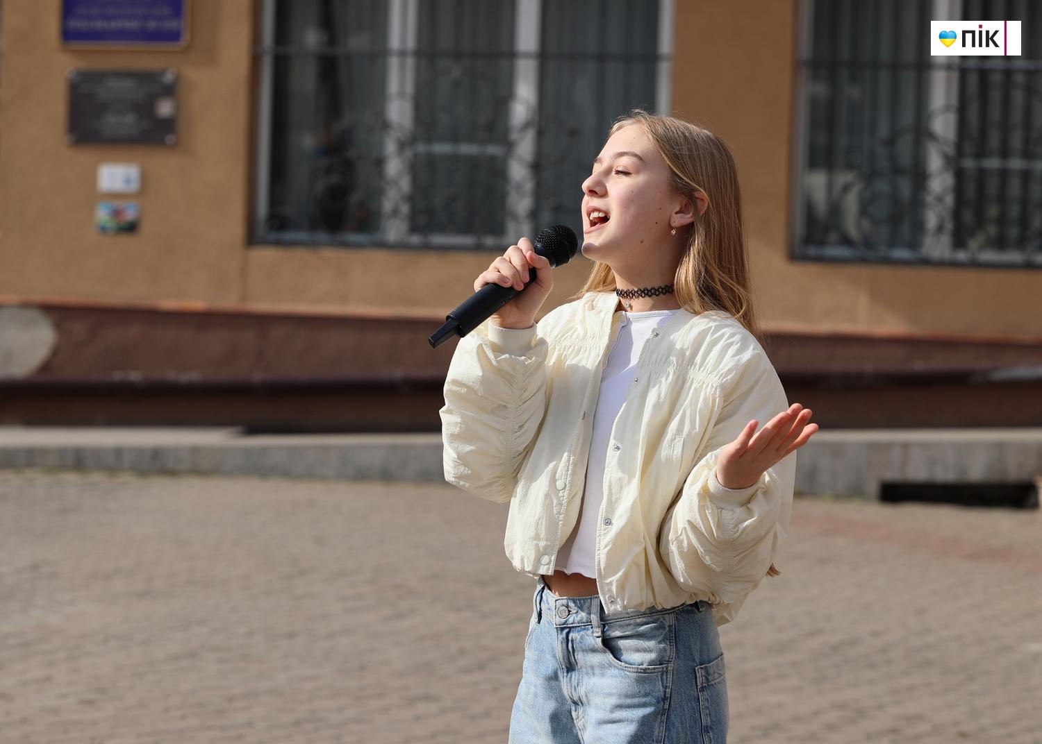 "Ми - Обʼєднані любовʼю": у Франківську відбувся благодійний концерт (ФОТО) 33 IMG 1258 resize