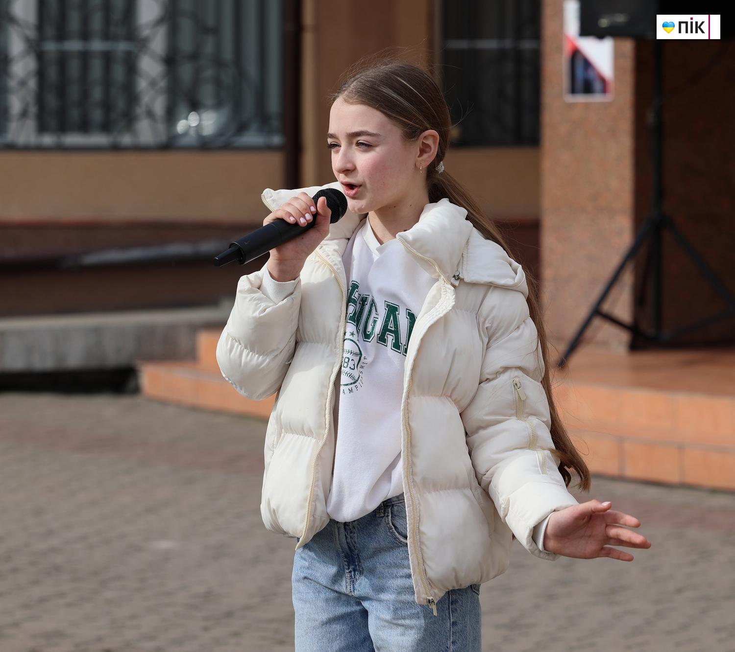 "Ми - Обʼєднані любовʼю": у Франківську відбувся благодійний концерт (ФОТО) 38 IMG 1476 resize