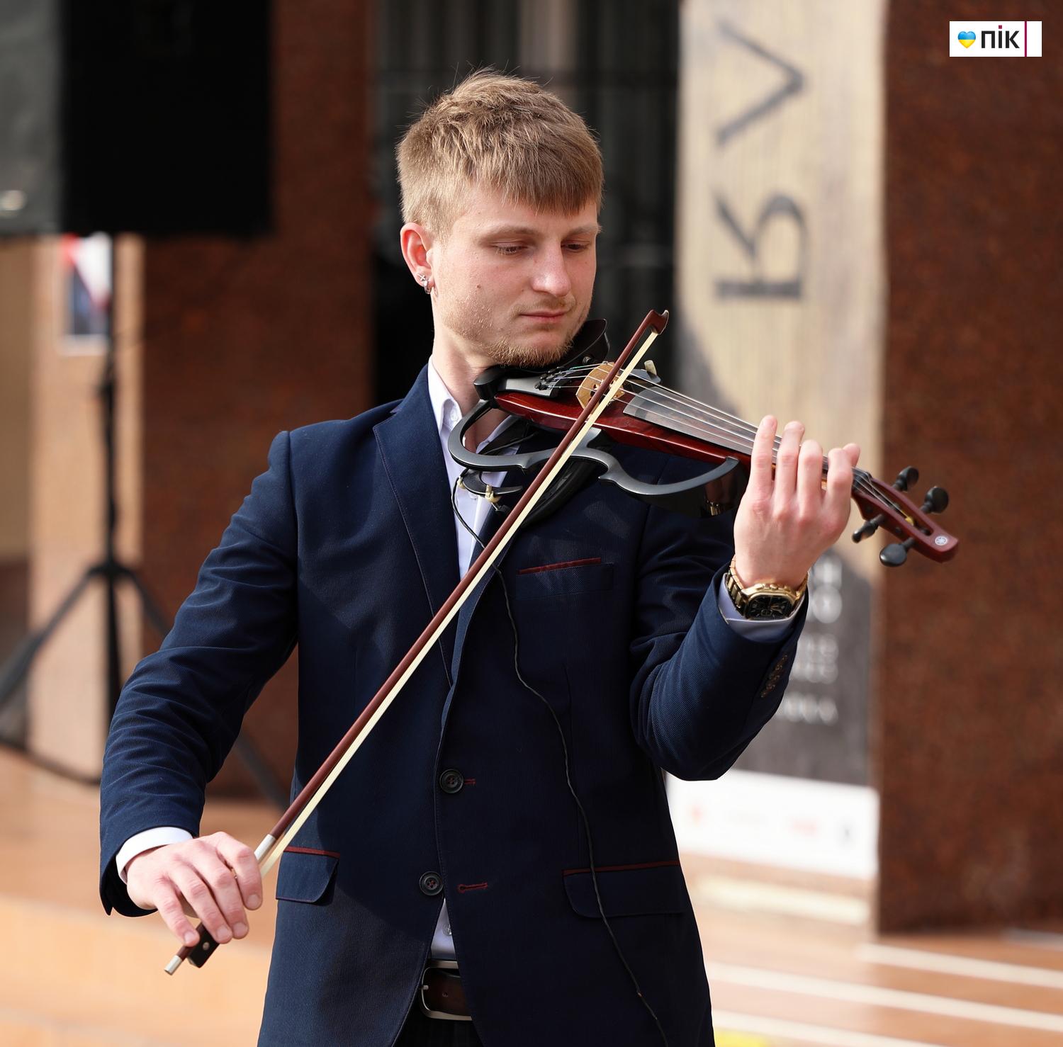 "Ми - Обʼєднані любовʼю": у Франківську відбувся благодійний концерт (ФОТО) 45 IMG 2098 resize