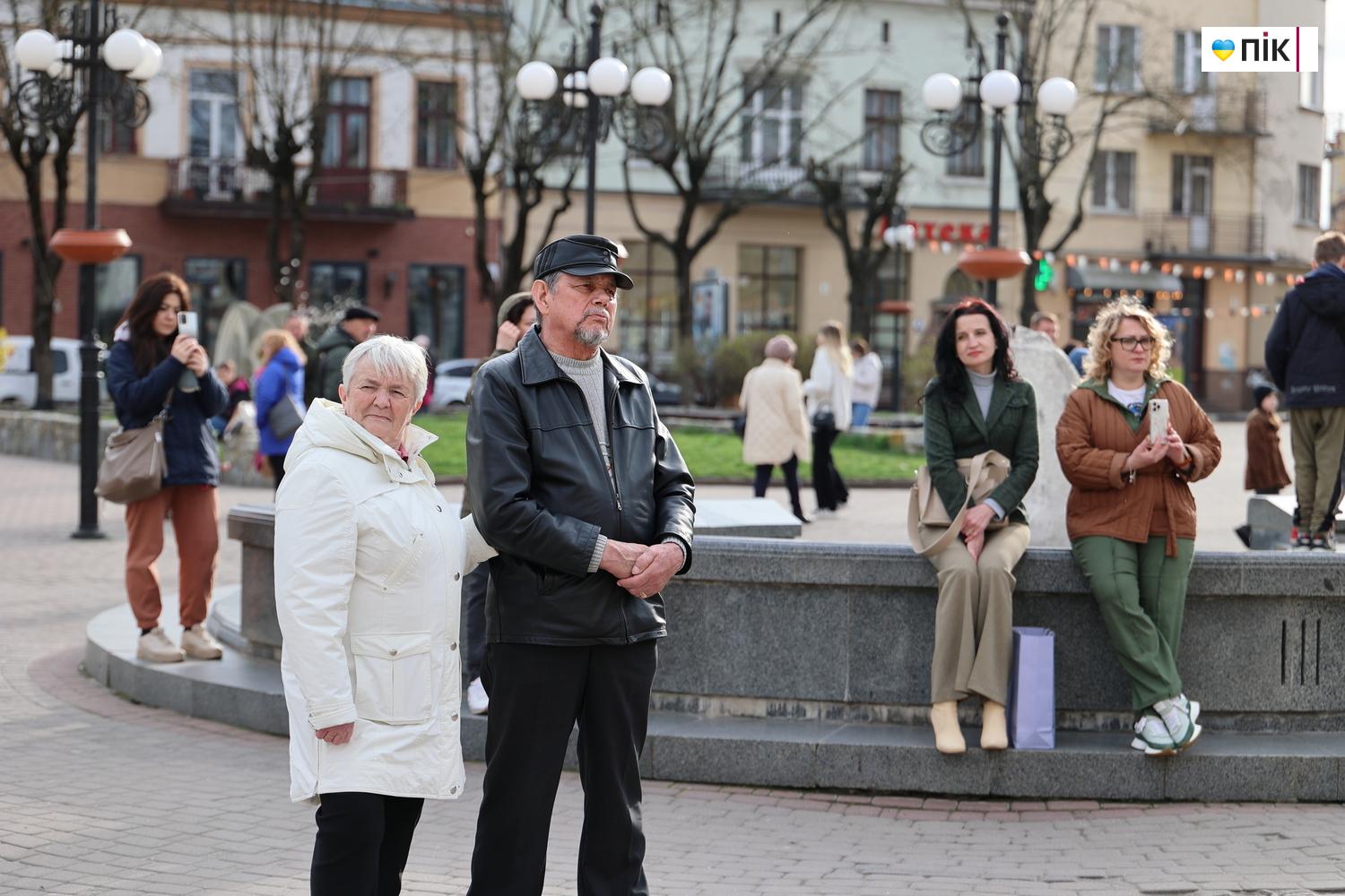 "Ми - Обʼєднані любовʼю": у Франківську відбувся благодійний концерт (ФОТО) 46 IMG 2127 resize