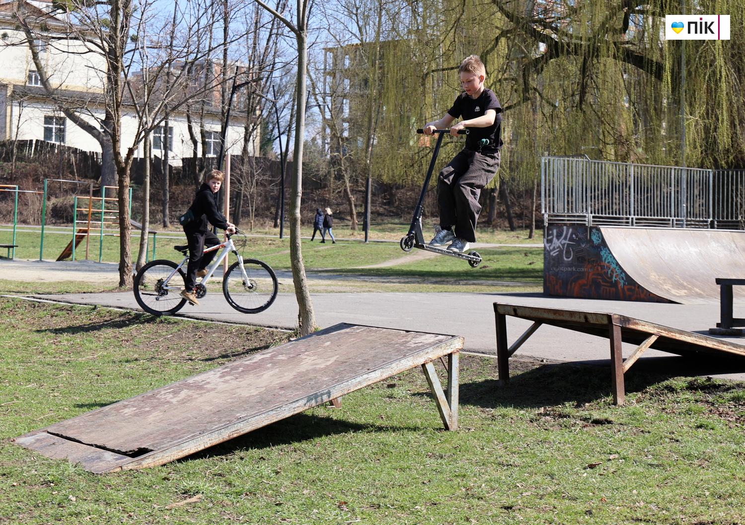 Люди Прикарпаття: дозвілля на міському озері в Івано-Франківську (ФОТО) 8 IMG 8455 resize