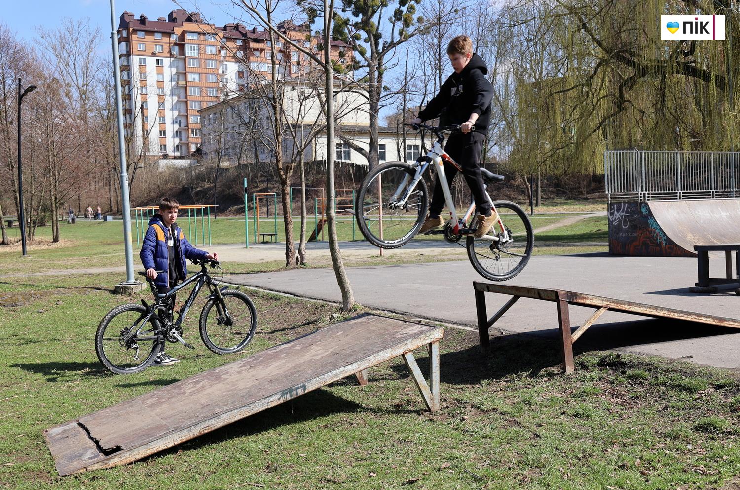 Люди Прикарпаття: дозвілля на міському озері в Івано-Франківську (ФОТО) 12 IMG 8670 resize