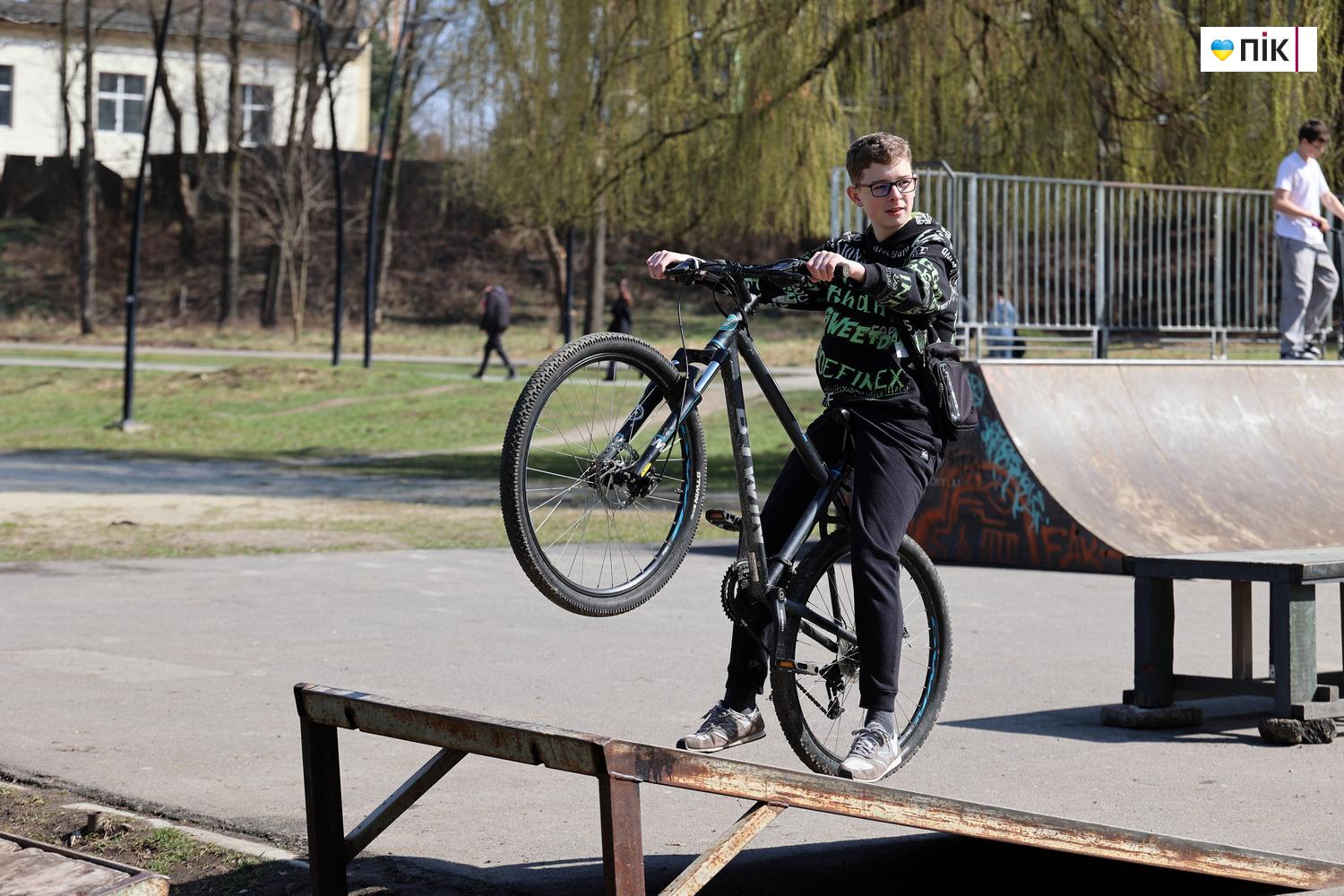 Люди Прикарпаття: дозвілля на міському озері в Івано-Франківську (ФОТО) 13 IMG 8680 resize