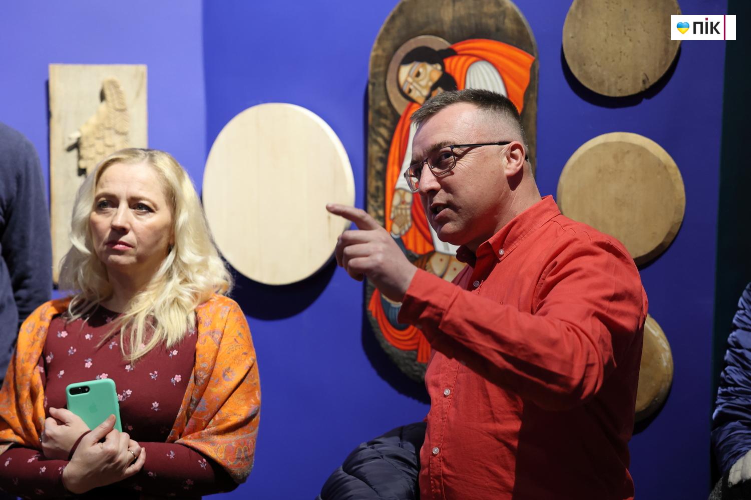 Святі, які не усміхаються: у Франківську відкрилася виставка Романа Зілінка "Земля" 17 IMG 9091 resize