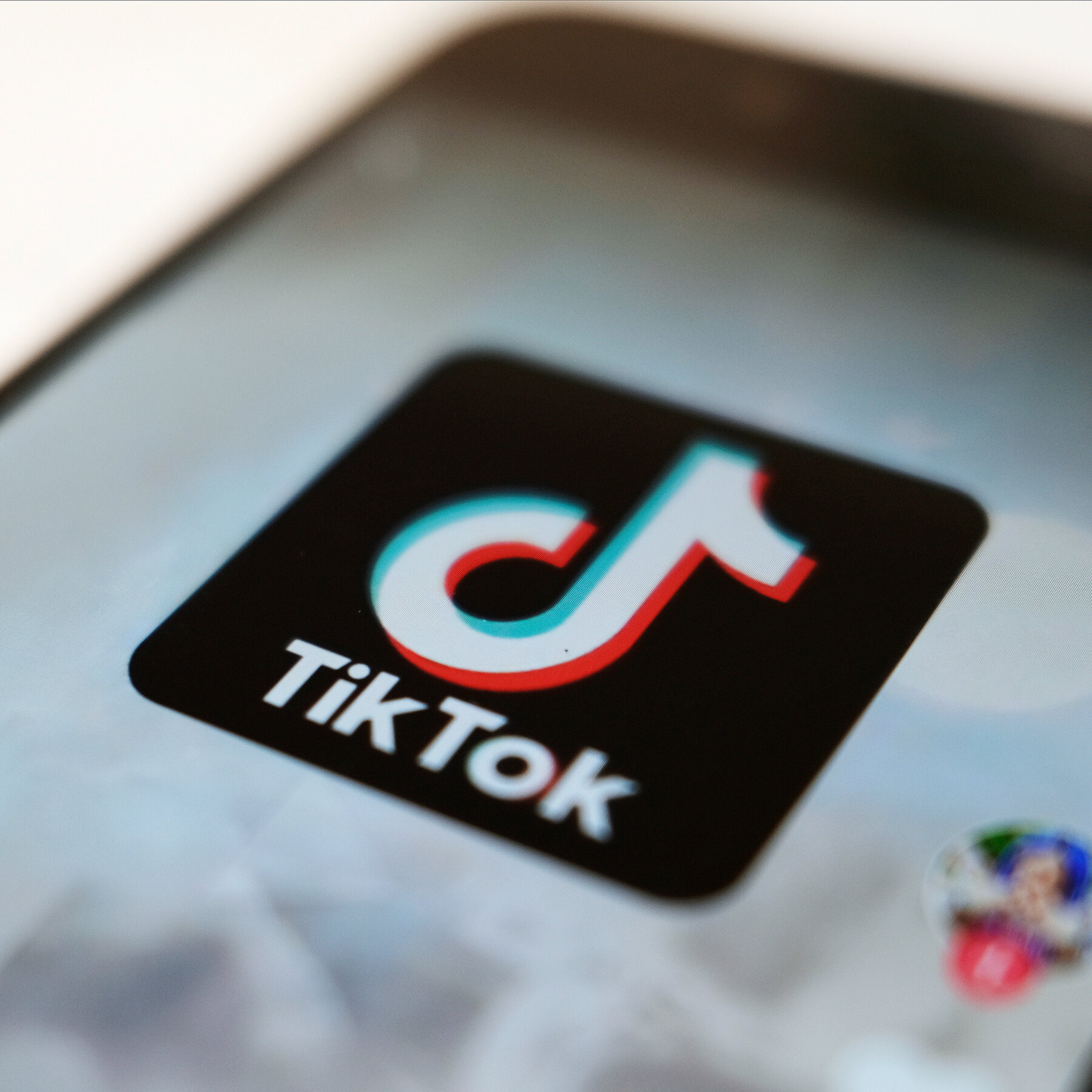 TIKTOK DISINFO 07 mediumSquareAt3X