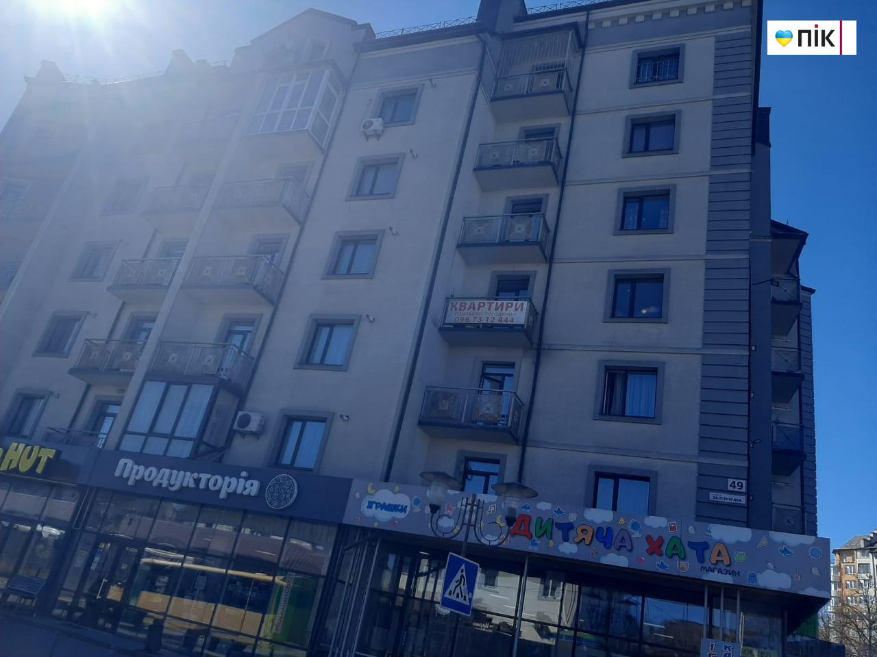 Тиждень після теракту в Івано-Франківську: сліди крові не змиті (ФОТО) 7 cde195b5 9383 4bd4 9d94 43e4e23d0a9e