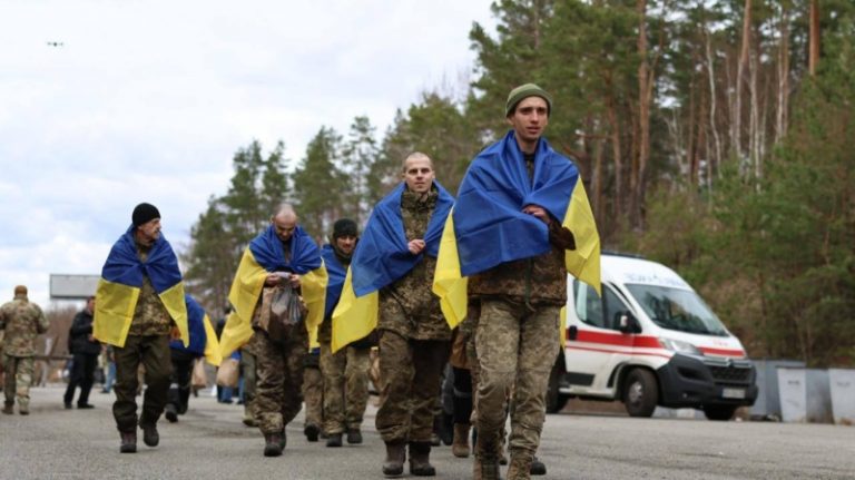 Серед звільнених полонених: 10 прикарпатців, з них 9 - захисників (СПИСОК) 10 poloneni4 e1742393806628