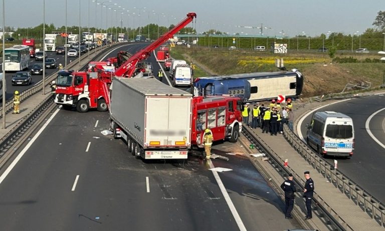 У Польщі перекинувся автобус з українцями: є постраждалі (ФОТО) 7 000KYYYPTGTQ7TI4 C123 F4
