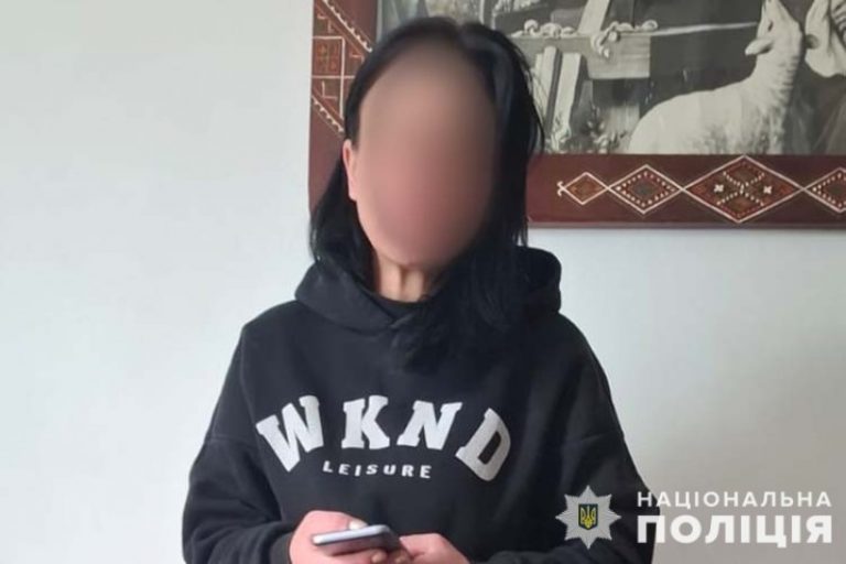 На Тернопільщині жінка надсилала чоловіку інтимні фото та просила за них гроші (ФОТО) 7 31c9beb5dee24aaf4a653c76198ef1d9 resized 76c76b5f2d0fff5de091b8e5514bf16da61f2e7f