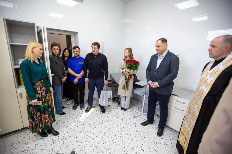 У Франківській поліклініці відкрили сучасну лабораторію та новий кабінет ортопеда-травматолога 5 486576686 1262387342124186 8056684600949625219 n