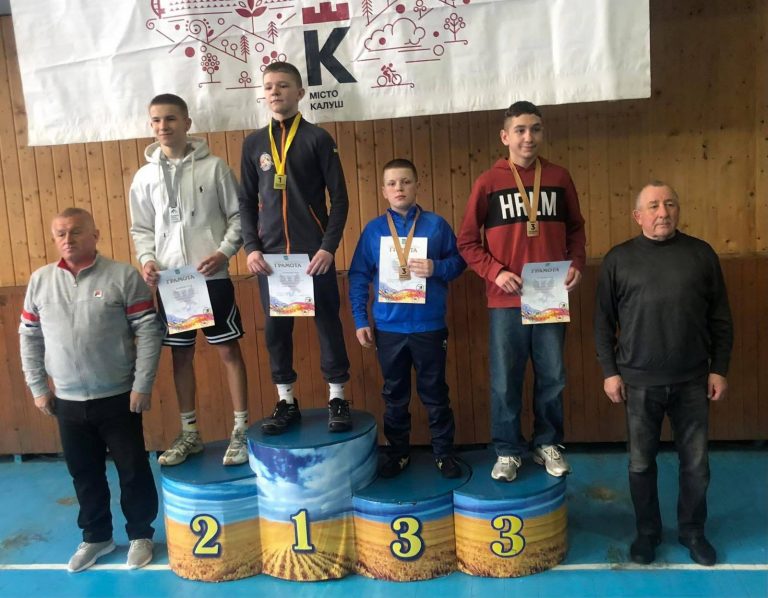 Калуські борці здобули 20 перемог на чемпіонаті області U15 (ФОТО) 6 488601434 1070119148483454 1663879792656508742 n