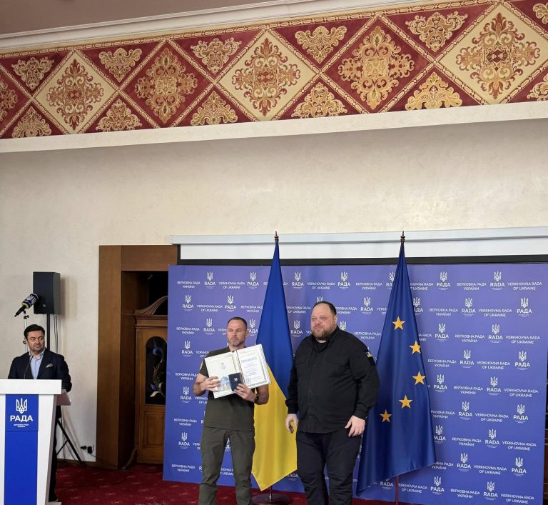 Директора Карпатського нацпарку нагородили грамотою Верховної Ради 12 488946031 1371647577511379 9152751747935422485 n