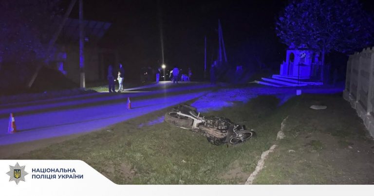На Снятинщині п'яний мотоцикліст з'їхав у кювет, загинула його пасажирка (ФОТО) 6 На Снятинщині п'яний мотоцикліст з'їхав у кювет, загинула його пасажирка (ФОТО)