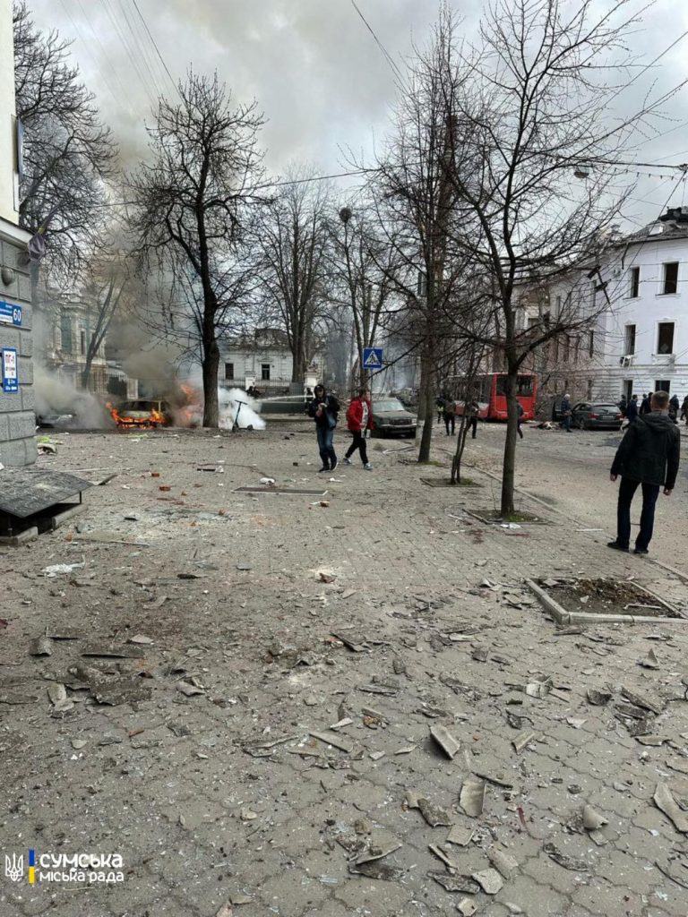 Окупанти вдарили по центру Сум: багато загиблих, є поранені (ФОТО, ВІДЕО) 7 490382671 1110453977779509 3398578781992388852 n