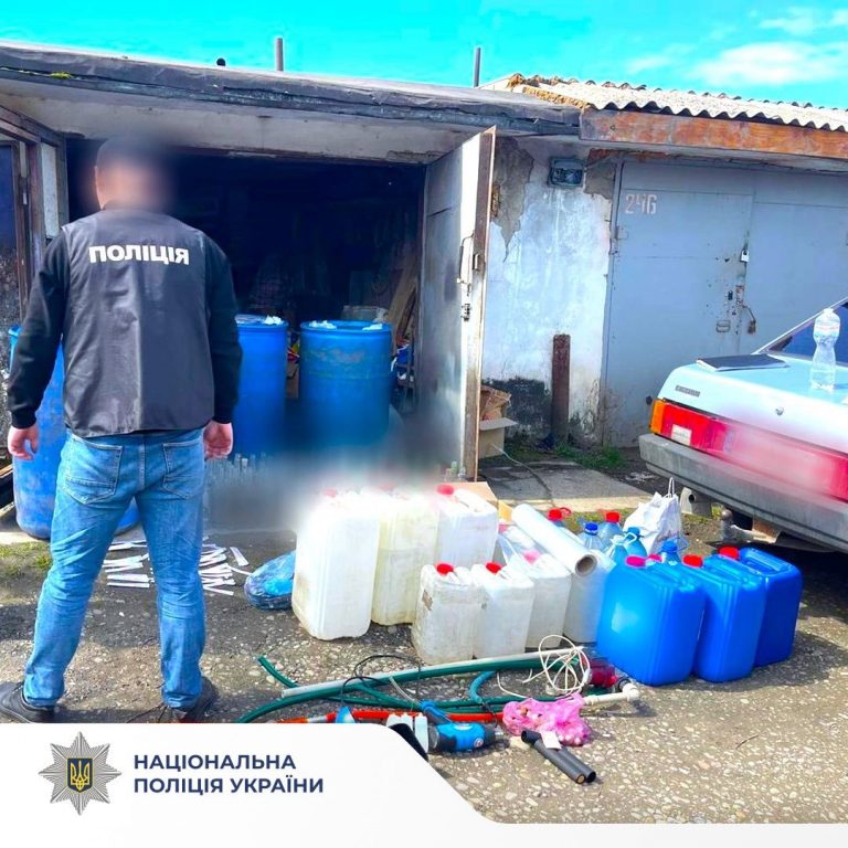 Мешканець Бурштина зі спільниками організував незаконне виробництво алкоголю (ФОТО) 2 490901027 685647794109453 6145064563119480240 n