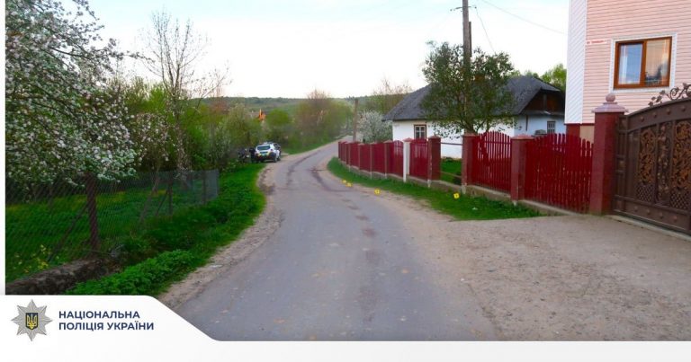 На Рожнятівщині неповнолітній мотоцикліст в'їхав у металеву огорожу (ФОТО) 9 На Рожнятівщині неповнолітній мотоцикліст в'їхав у металеву огорожу (ФОТО)