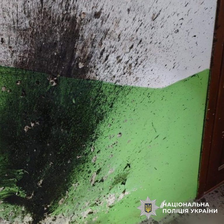 Нічний вибух у Калуші: граната здетонувала у під’їзді житлового будинку (ФОТО) 12 491996597 684018124272420 1757358340517874873 n