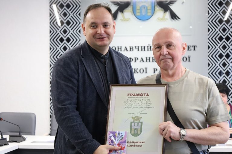 У Івано-Франківську обрали найкращого двірника міста-2025 (ФОТО) 9 У Івано-Франківську обрали найкращого двірника міста-2025 (ФОТО)