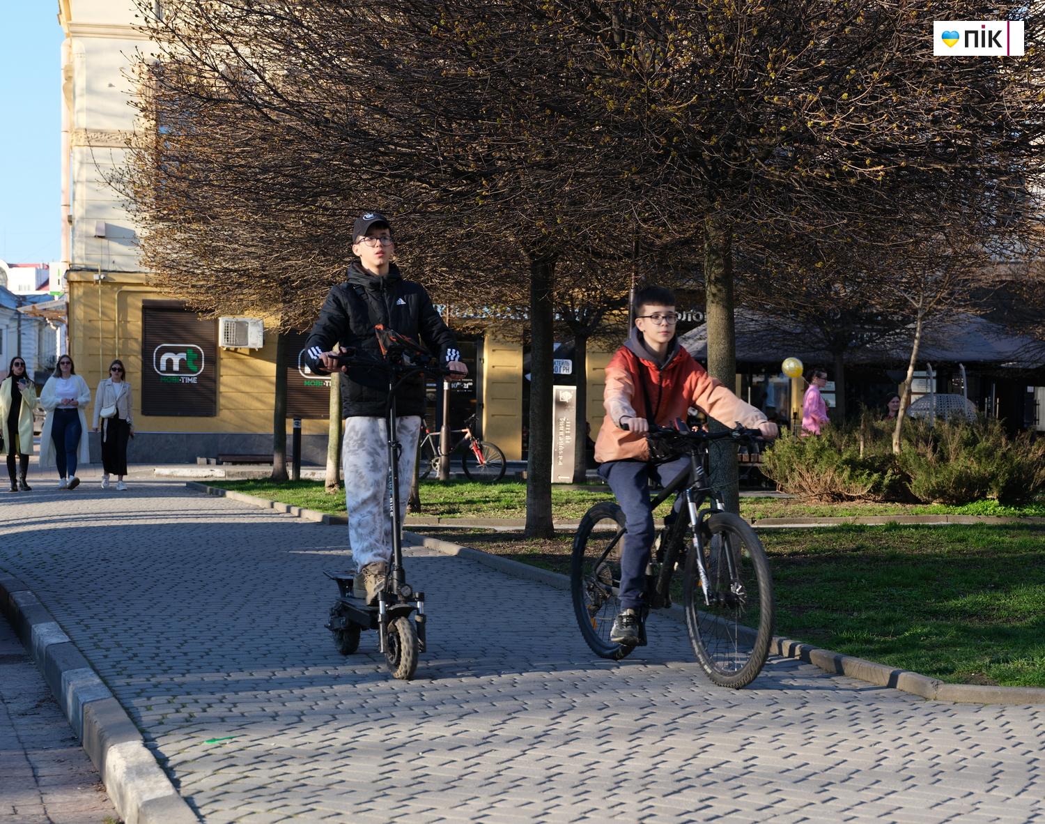 Люди Прикарпаття: весняна краса в Івано-Франківську (ФОТО) 20 DSCF1608 resize