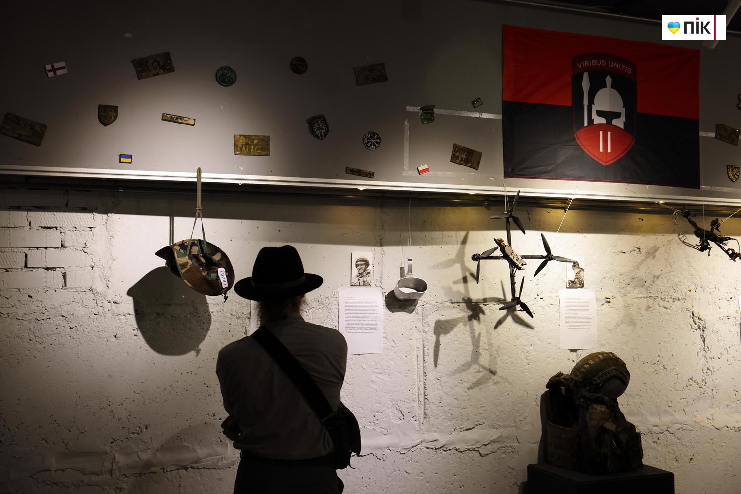 У Франківську відкрили фотовиставку присвячену добровольцям (ФОТО) 4 G71A9351 resize