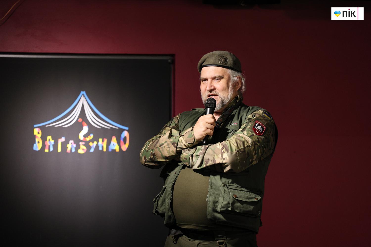 У Франківську відкрили фотовиставку присвячену добровольцям (ФОТО) 2 G71A9477 resize