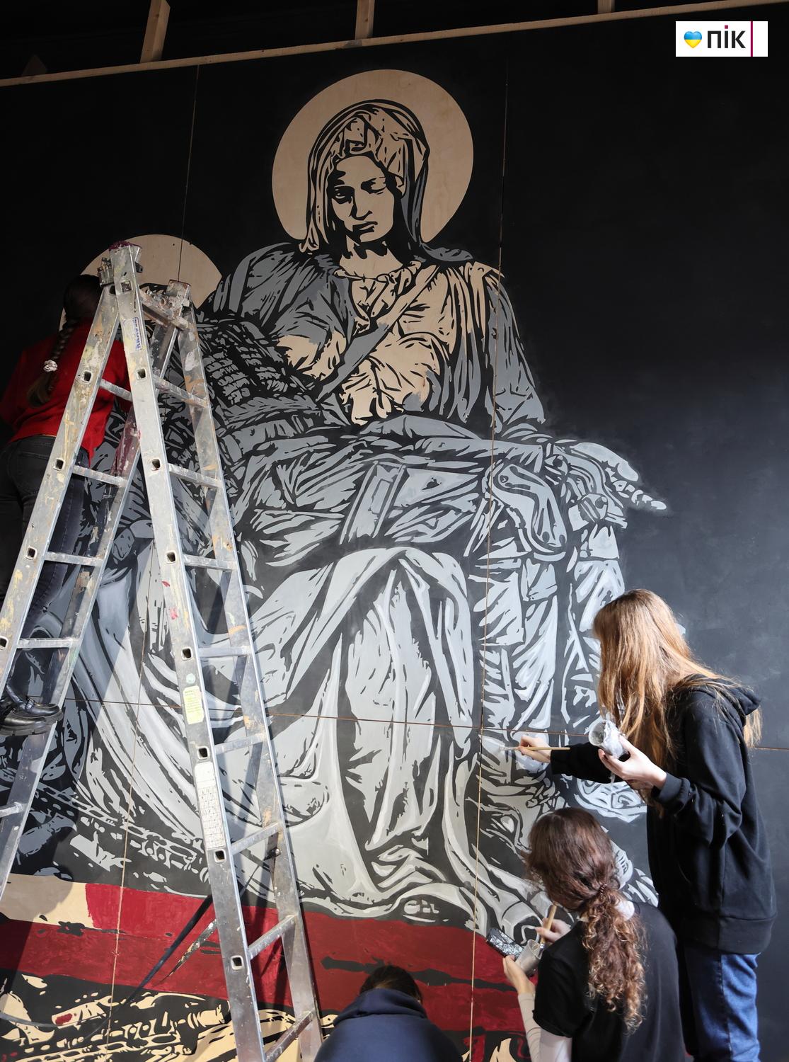 В Івано-Франківську відкрили монументальну композицію "П'єта" Андрія Єрмоленка (ФОТО) 21 IMG 0002 resize