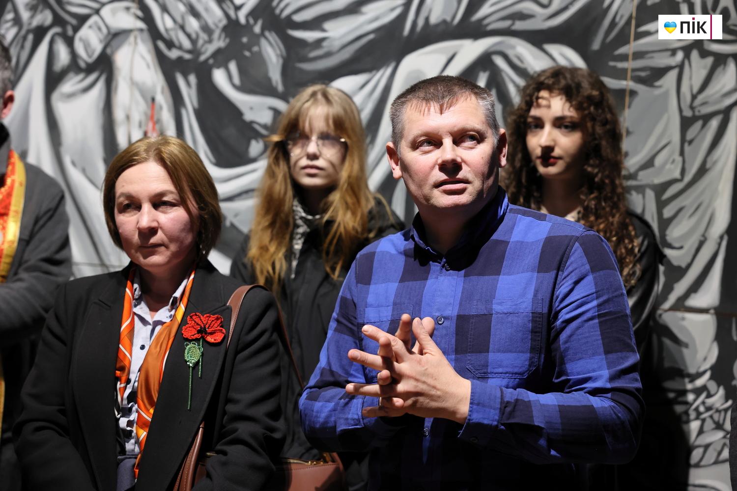 В Івано-Франківську відкрили монументальну композицію "П'єта" Андрія Єрмоленка (ФОТО) 19 IMG 1968 resize