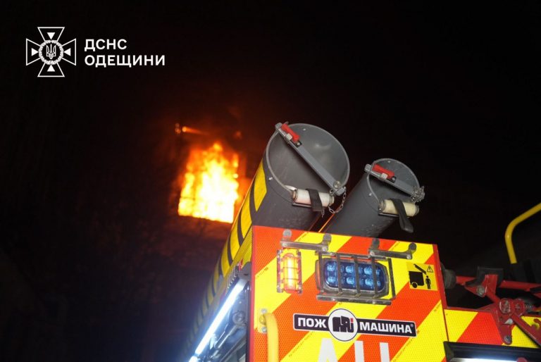 Ворог масовано атакував Одесу безпілотниками 1 IMG 20250422 083051 040