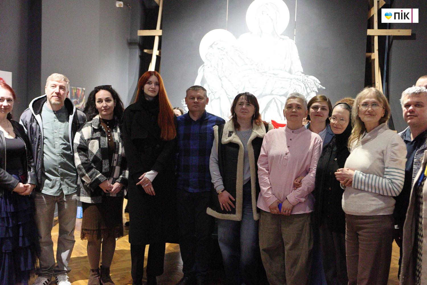 В Івано-Франківську відкрили монументальну композицію "П'єта" Андрія Єрмоленка (ФОТО) 8 IMG 2148 resize