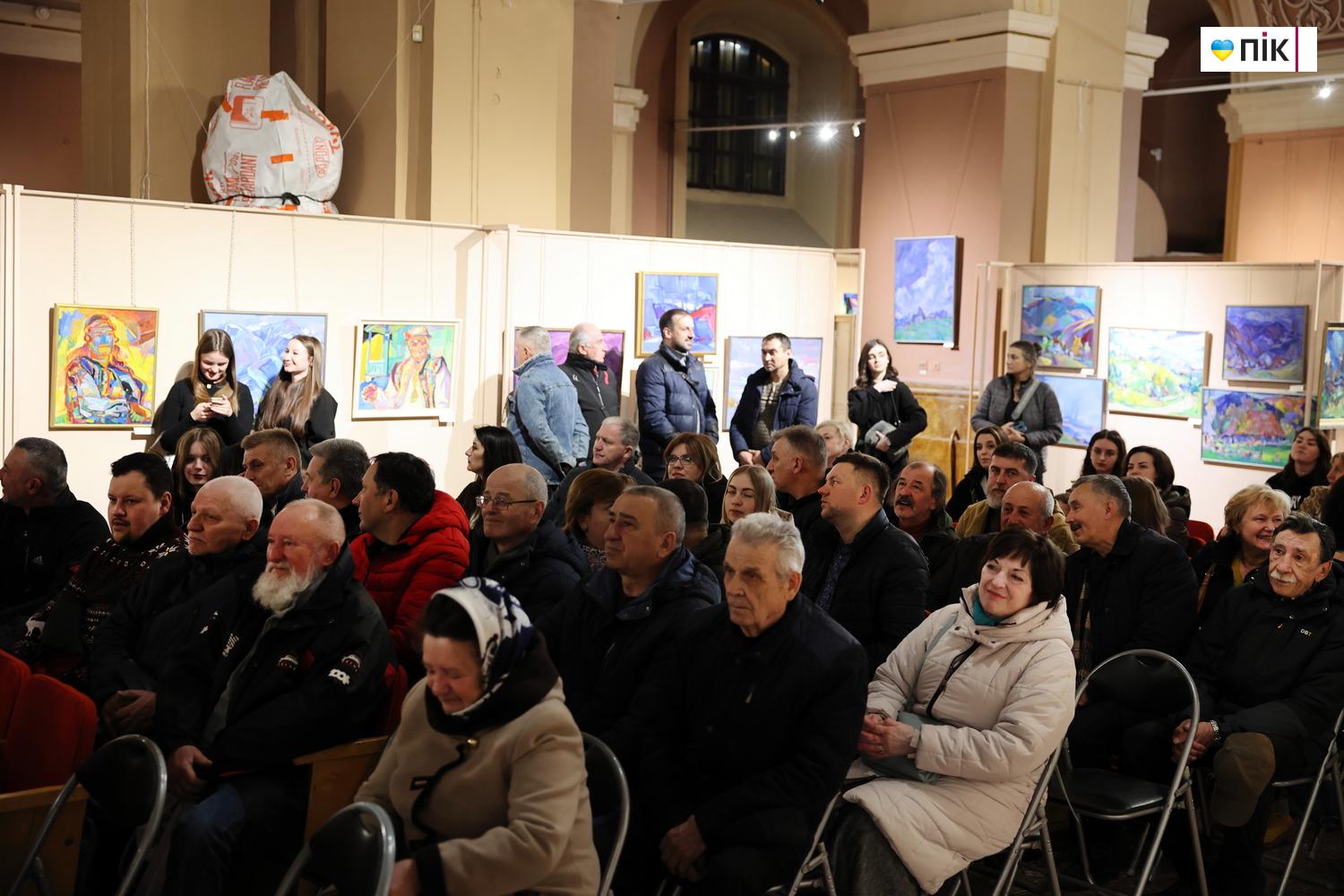 "Своєрідне": у Франківську відкрилася виставка Володимира Сандюка (ФОТО) 21 IMG 3551 resize