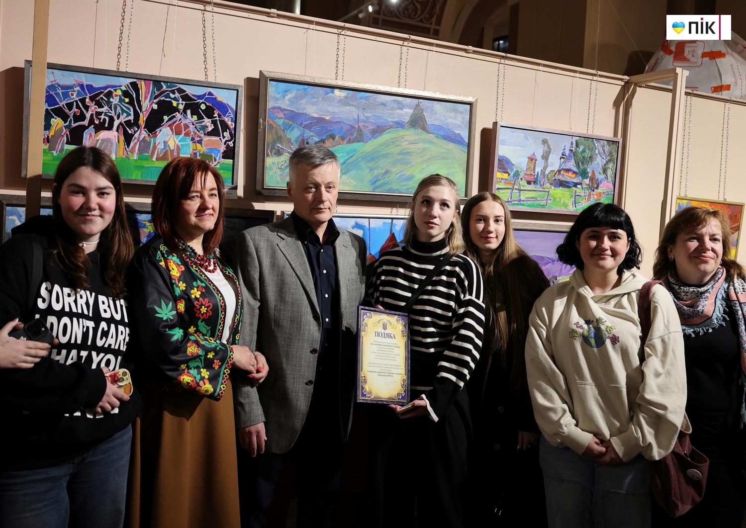 "Своєрідне": у Франківську відкрилася виставка Володимира Сандюка (ФОТО) 28 IMG 3599 resize