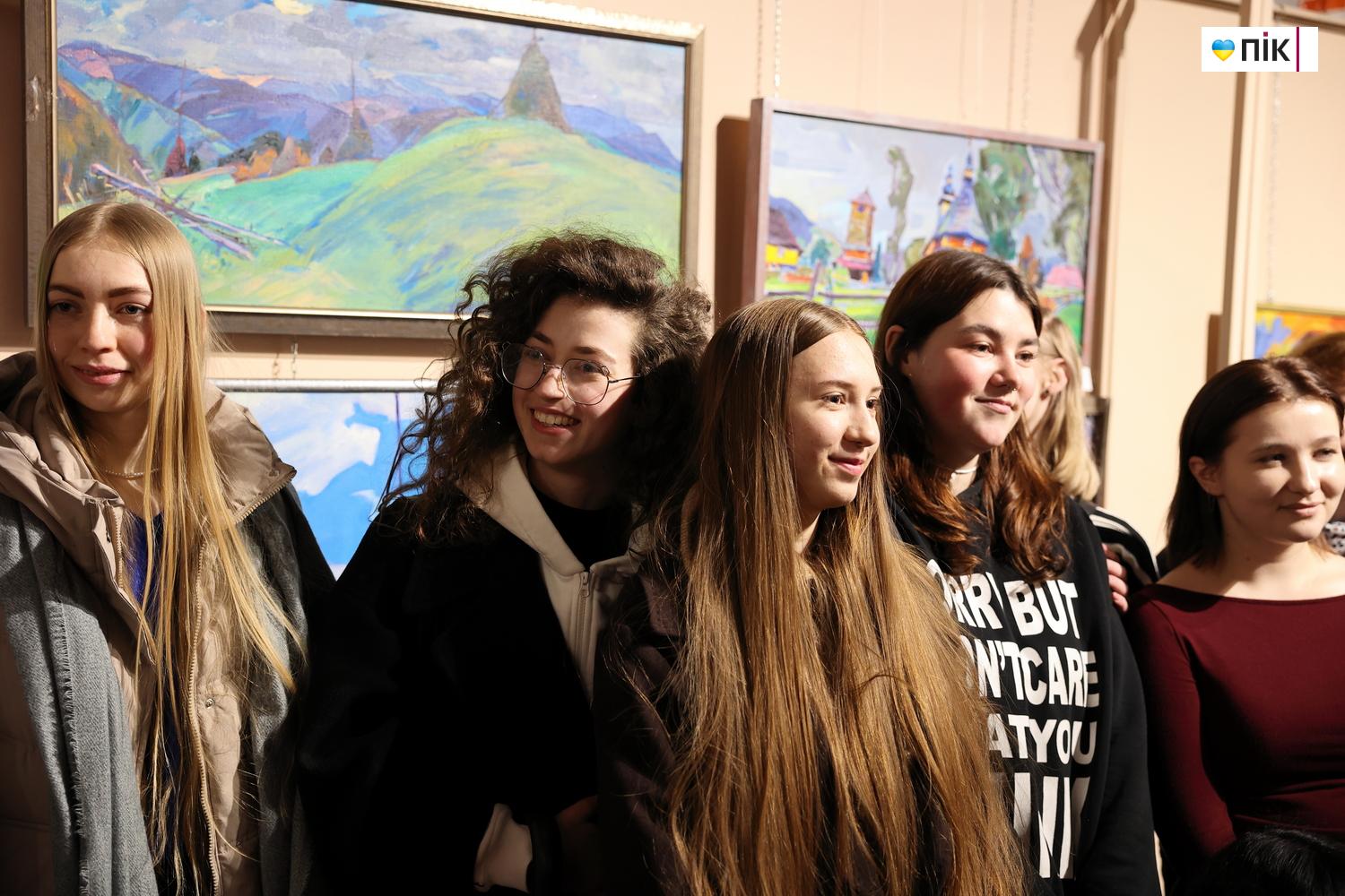 "Своєрідне": у Франківську відкрилася виставка Володимира Сандюка (ФОТО) 29 IMG 3606 resize