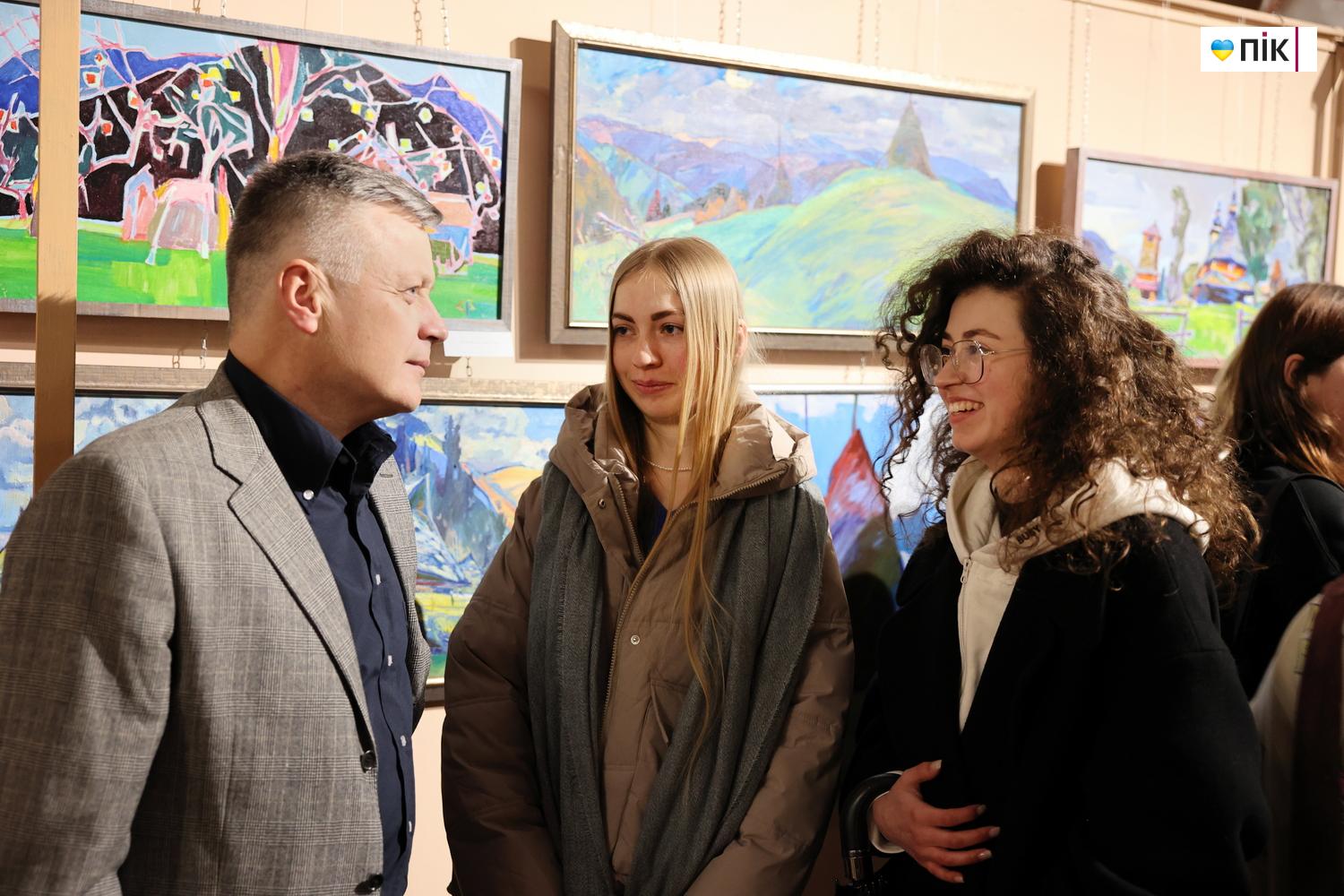 "Своєрідне": у Франківську відкрилася виставка Володимира Сандюка (ФОТО) 30 IMG 3610 resize