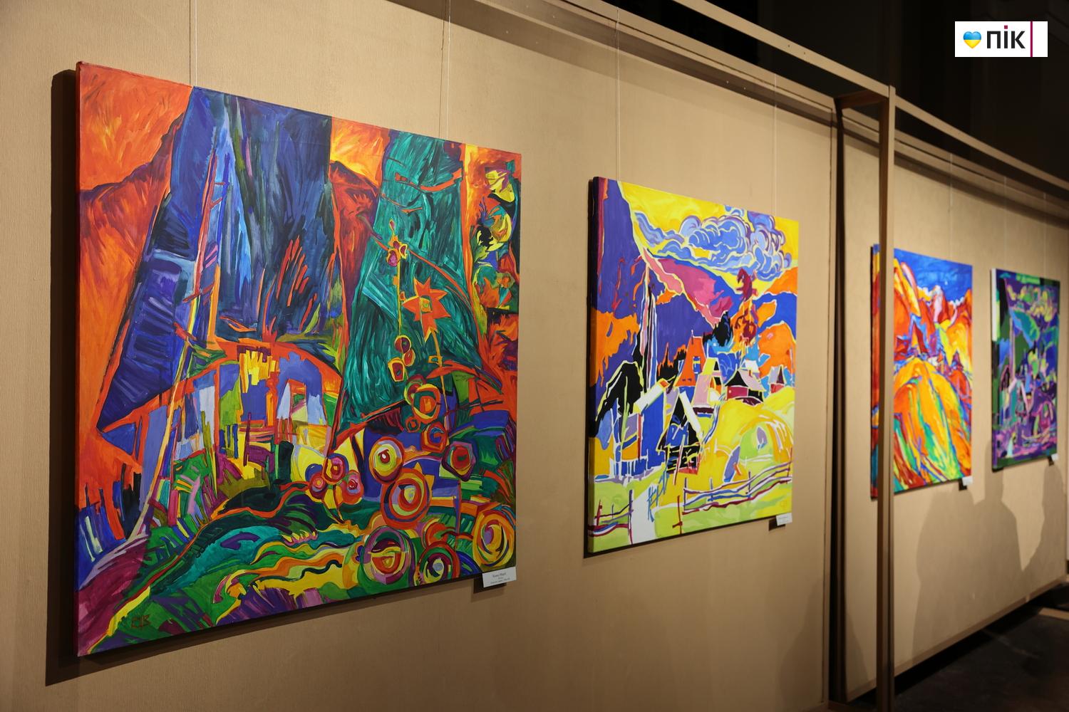 "Своєрідне": у Франківську відкрилася виставка Володимира Сандюка (ФОТО) 14 IMG 3706 resize